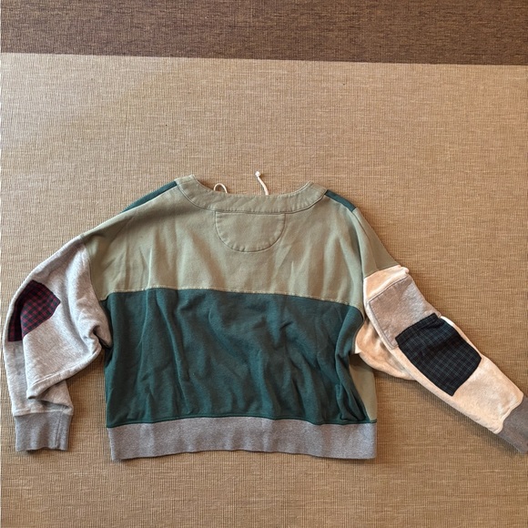 AEO Cropped Plaid Sweater Size L - Picture 2 of 4